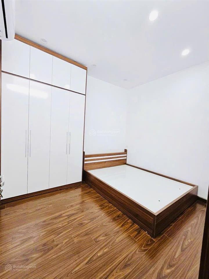 P. thái thịnh, ngõ thông kd, 35m ra ô tô, sổ đẹp, nhà mới đẹp ở luôn, tặng nt, không qh, 40m2*5t
