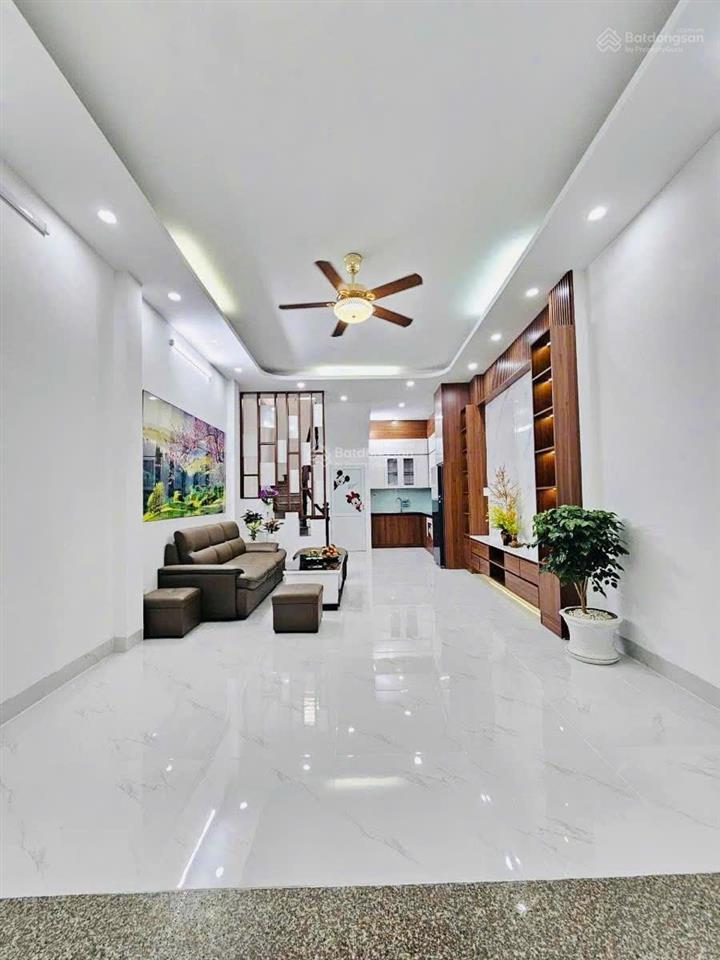 P. thái thịnh, ngõ thông kd, 35m ra ô tô, sổ đẹp, nhà mới đẹp ở luôn, tặng nt, không qh, 40m2*5t