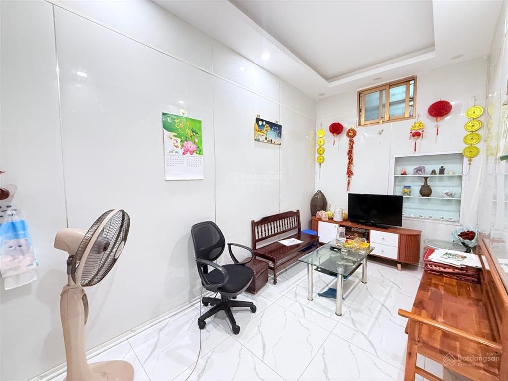 Nhà phố ngọc hà giá hời quận ba đình, 48m2 giá chỉ 8 tỷ, gần phố, gần ô tô, full đồ