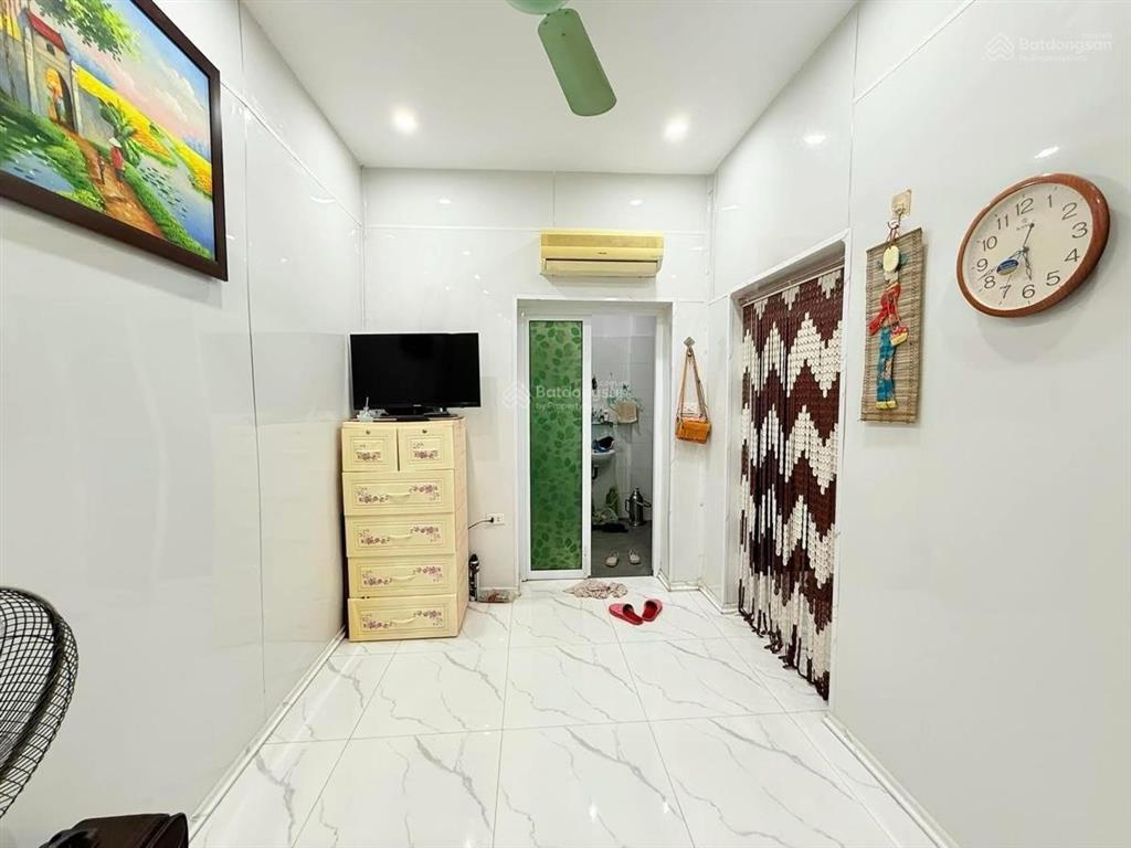 Nhà phố ngọc hà giá hời quận ba đình, 48m2 giá chỉ 8 tỷ, gần phố, gần ô tô, full đồ