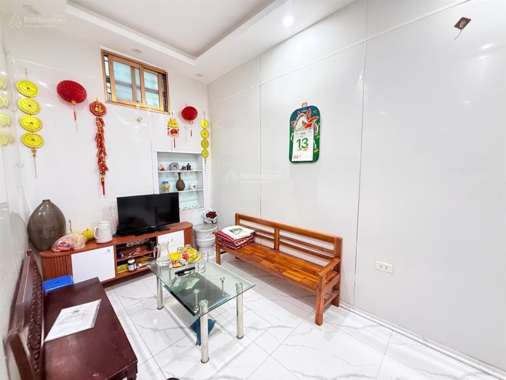Nhà phố ngọc hà giá hời quận ba đình, 48m2 giá chỉ 8 tỷ, gần phố, gần ô tô, full đồ
