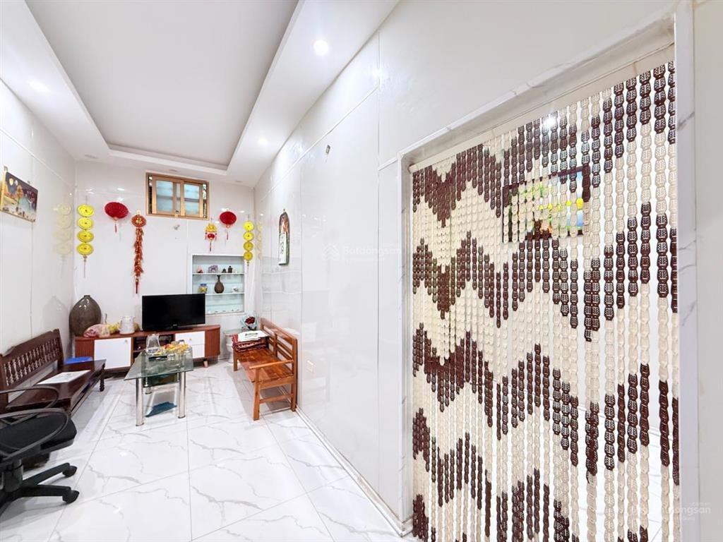 Nhà phố ngọc hà giá hời quận ba đình, 48m2 giá chỉ 8 tỷ, gần phố, gần ô tô, full đồ