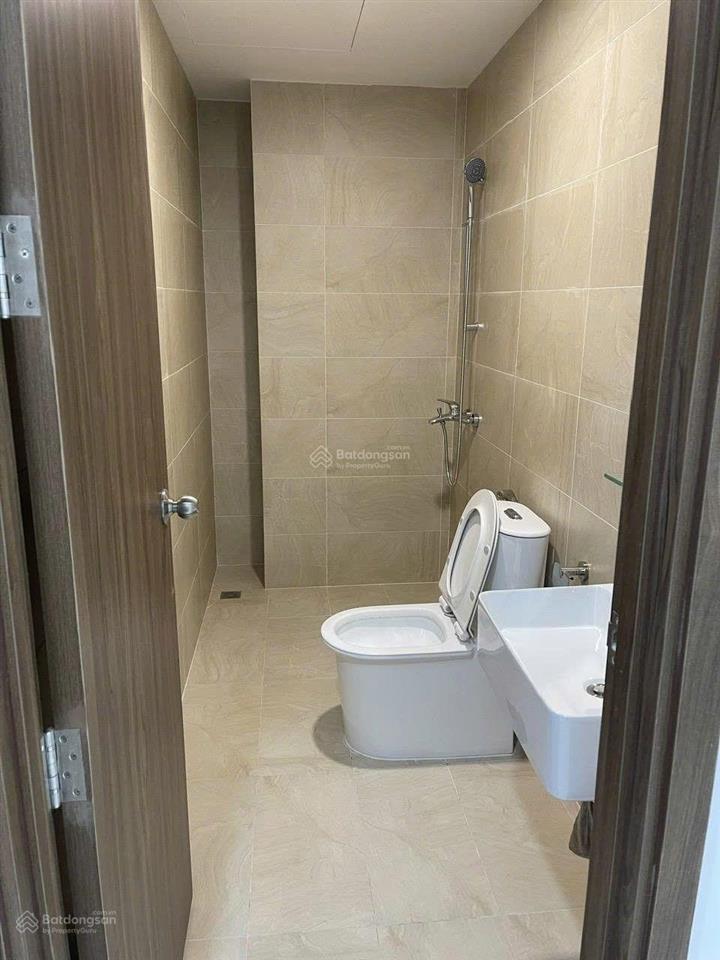 Bán gấp căn hộ 2pn 2wc tại phúc đạt tower, 2,350 tỷ, 61m2, chủ ngộp bank