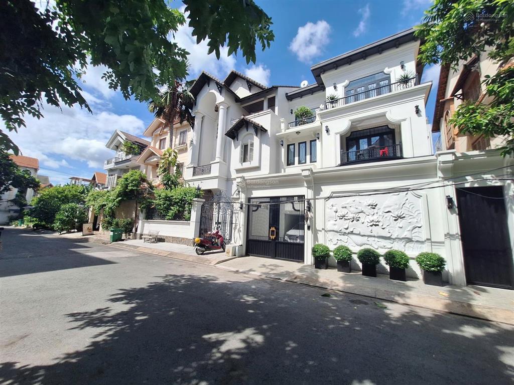 Biệt thự siêu đẹp khu 216 nguyễn văn hưởngthảo điền. dt 10x20 với 386m2, nhà mới đẹp lung linh