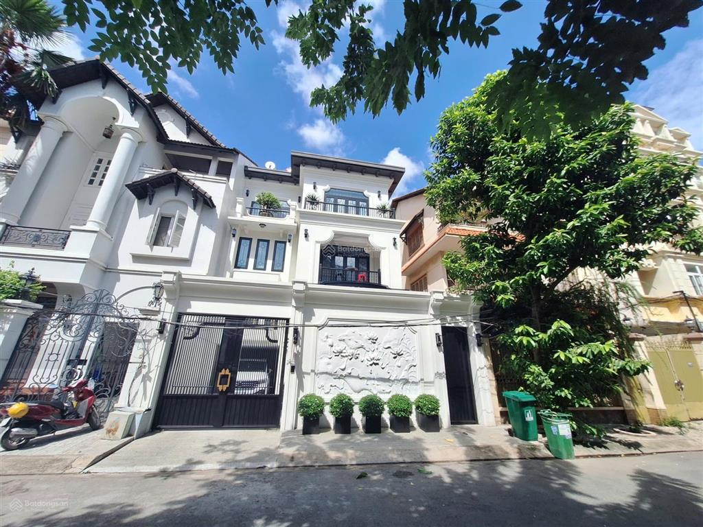 Biệt thự siêu đẹp khu 216 nguyễn văn hưởngthảo điền. dt 10x20 với 386m2, nhà mới đẹp lung linh