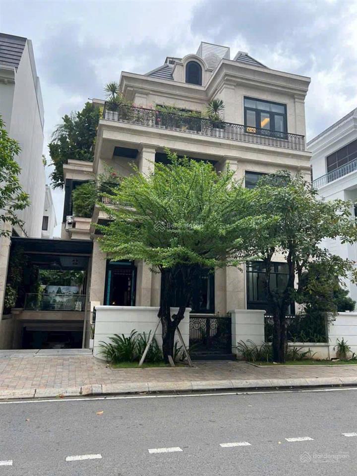 Giảm giá 30 tỷ bán nhanh biệt thự vinhomes central park, dt 275m2, full nội thất. siêu vip