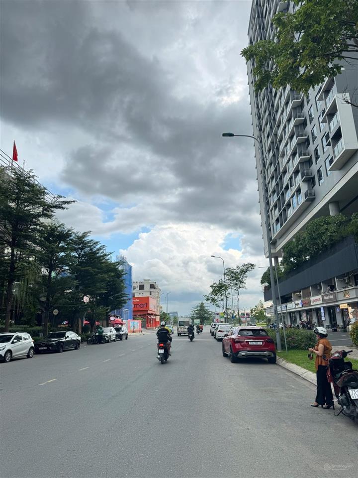 Giá hời mặt tiền tạ hiện, quận 2. dt 8x20m. đầu tư sinh lời cao