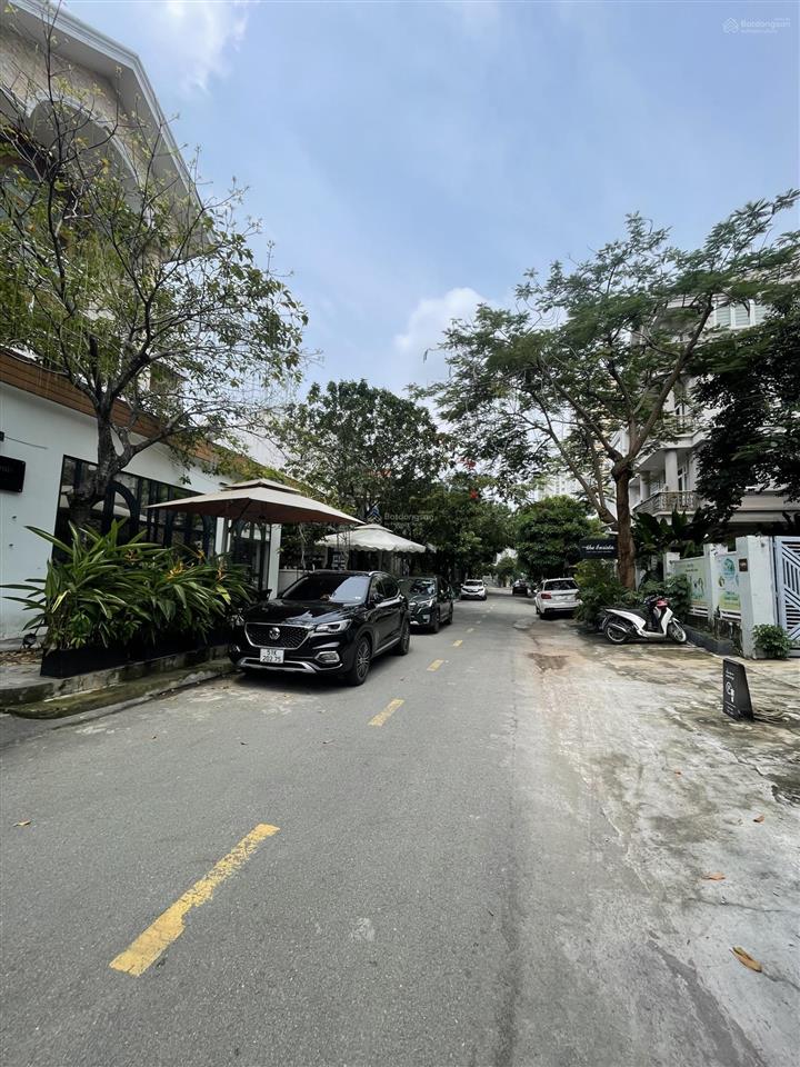 Cho thuê nhà khu đô thị apak, quận 2. dt 10x20m 3 tầng.