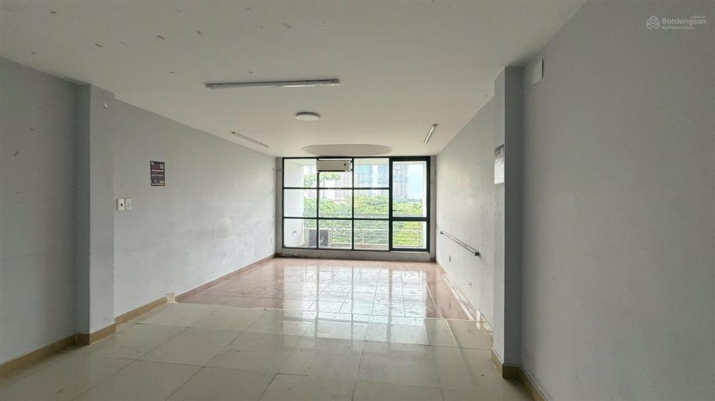 Cho thuê nhà mặt phố 80m2, nguyễn gia trí, p. 25, q. bình thạnh. giá chỉ 70 triệu/tháng