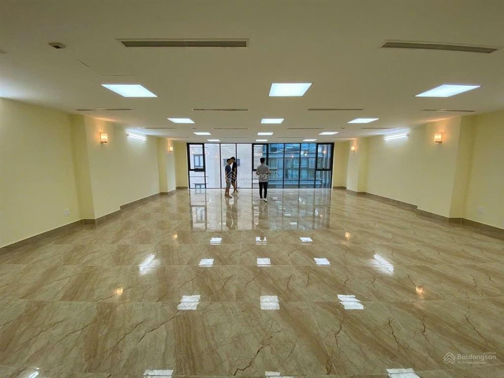Tôi cần cho thuê mặt bằng văn phòng duy tân 150m2 giá chỉ 30tr, khách quan tâm  0978 439 ***
