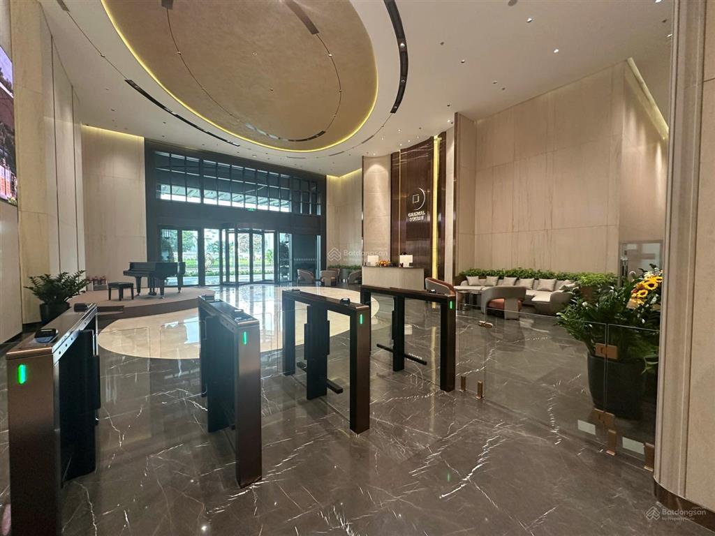 Trực tiếp cđt cho thuê văn phòng hạng a tại oriental square khu đô thị starlake tây hồ tây, giá tốt
