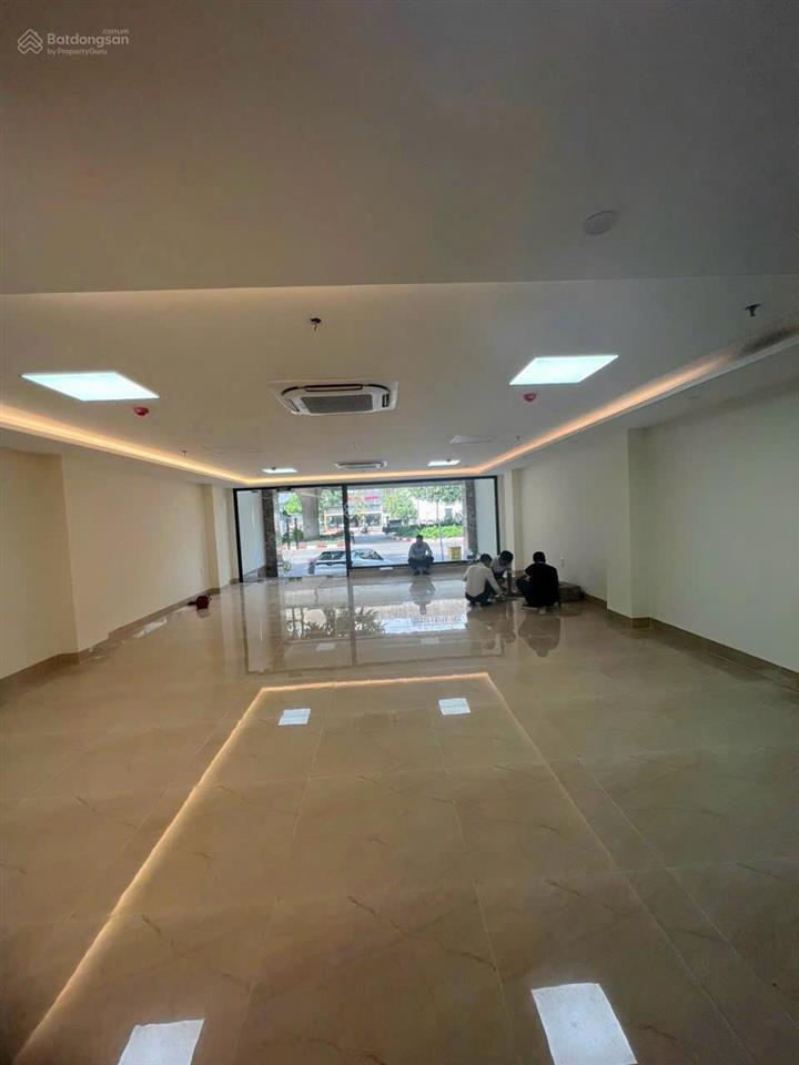 Chính chủ cho thuê gấp mặt bằng kinh doanh tầng 1 trần thái tông 100m2 giá chỉ 25tr, mặt tiền 5m