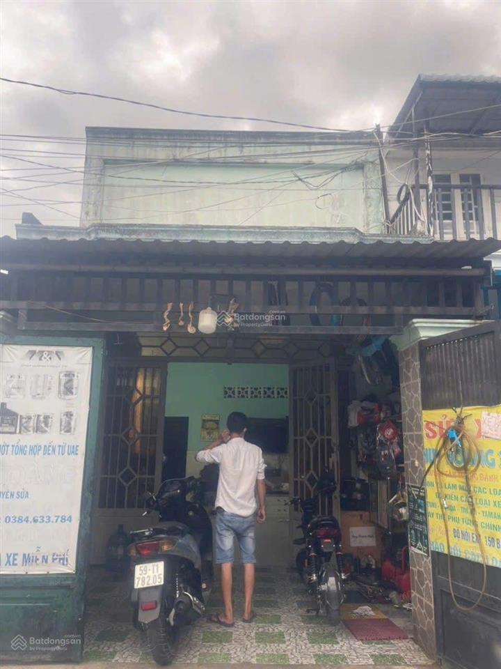 Bán căn nhà sổ hồng riêng, 2 mặt tiền ,đường xe tải thông 7 m .
dt  4 x 14
nhà cấp 4 đúc