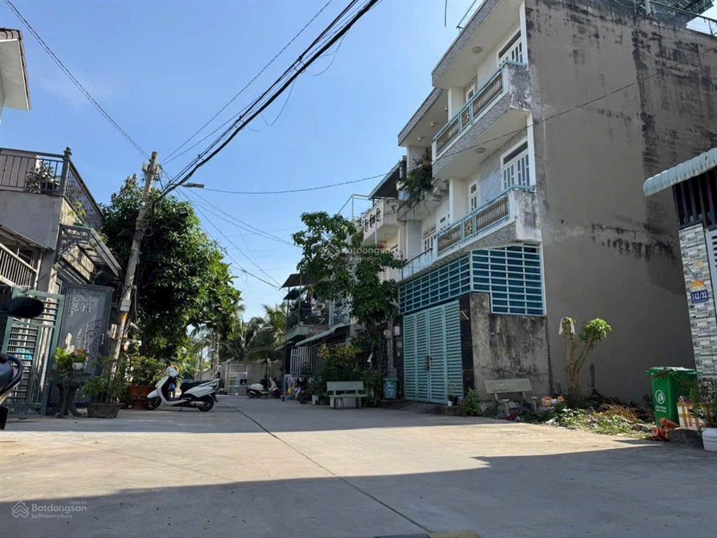 Bán đất 1/ tx22, gần chợ minh phát, đặc điểm
đường thông, khu nhà lầu, đường trước đất 10m (3