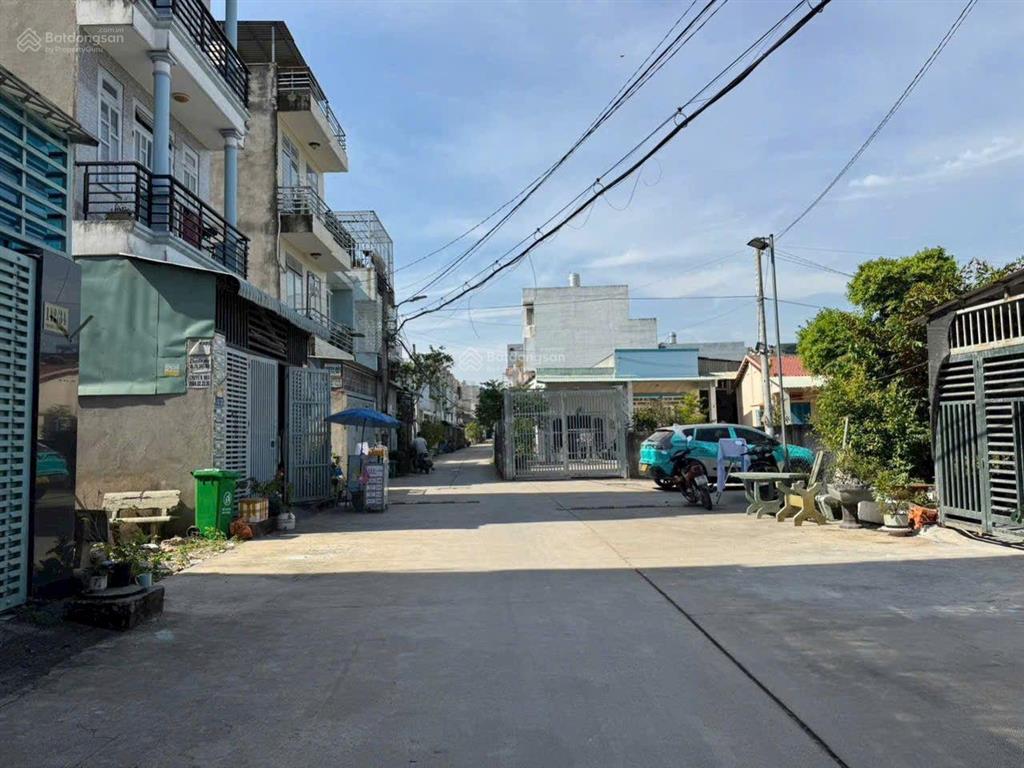 Bán đất 1/ tx22, gần chợ minh phát, đặc điểm
đường thông, khu nhà lầu, đường trước đất 10m (3