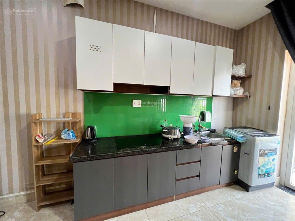 Cho thuê phòng ban công full nội thất q12 913/21 hà huy giáp, p. thạnh xuân, quận 12
(