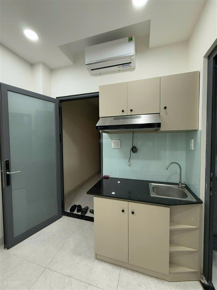 Giá  3.3 triệu / tháng cho thuê phòng ban công full nội thất
gần cầu phú long q12 địa c