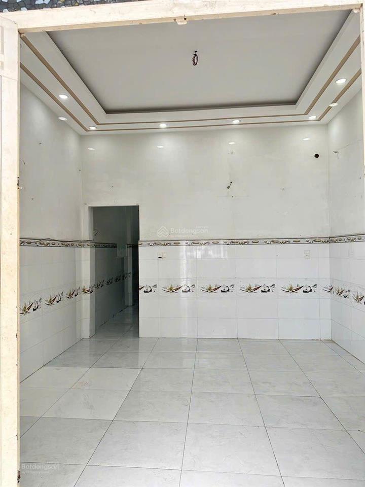 Cg cho thuê nhà hẻm 3,5m hiệp thành 35, q12.
gần gò vấp đi xíu ra hẻm ô tô 4m x 18m có 2pn. 1wc