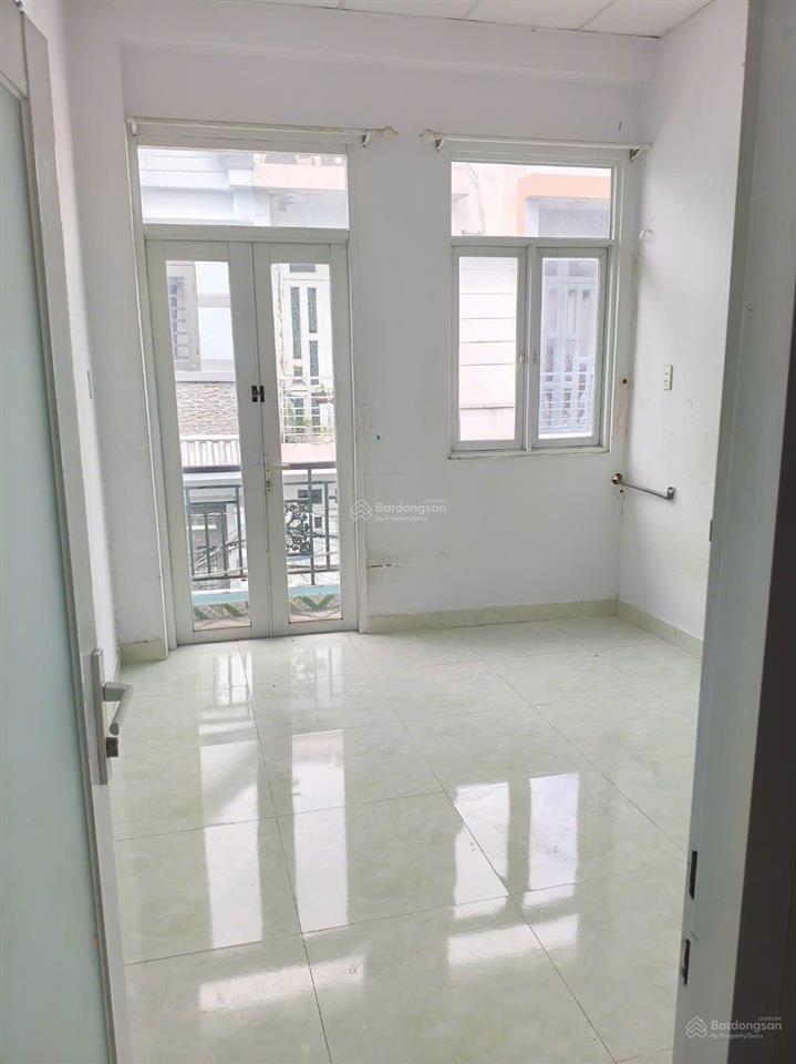Cg cho thuê nhà hẻm ô tô tân thới hiệp 20, q12 gần gò vấp dt 3,2x10m trệt, 2 lầu, 4pn, 3wc, sân