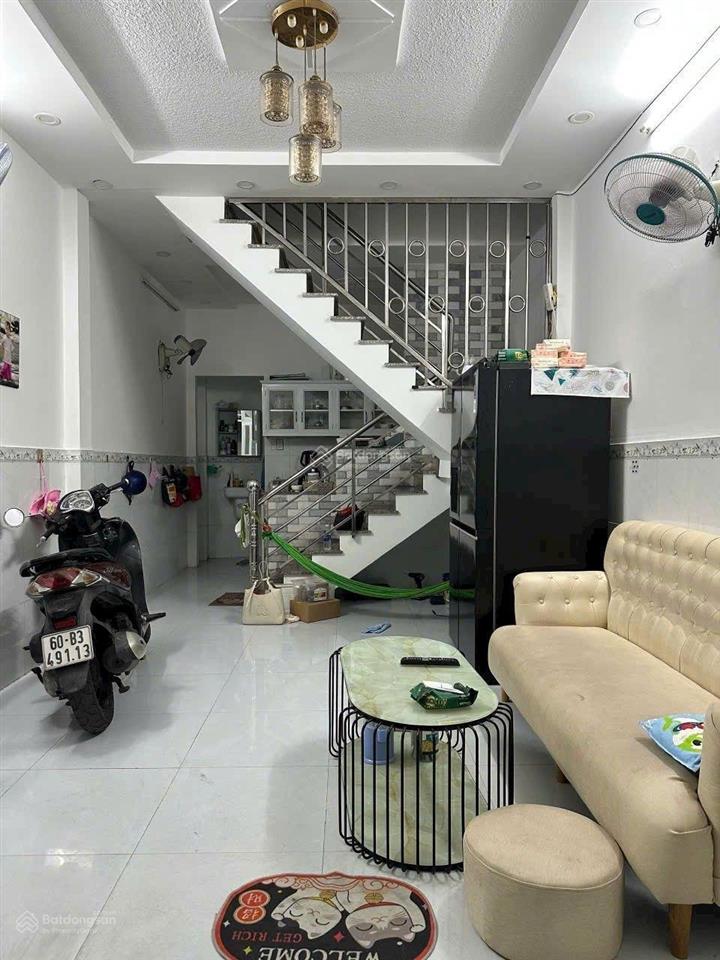 Cho thuê nhà nguyên căn thạnh lộc 13, quận 12.
giá 3.5 triệu/tháng, diện tích 4m x 10 m