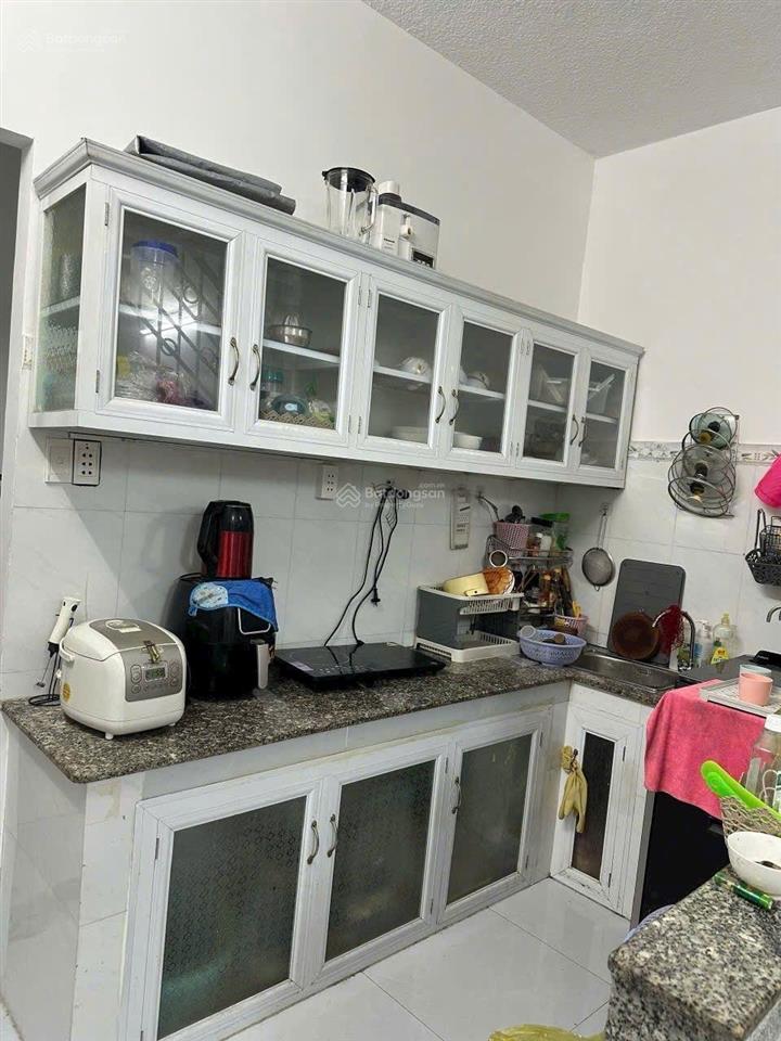 Cho thuê nhà nguyên căn thạnh lộc 13, quận 12.
giá 3.5 triệu/tháng, diện tích 4m x 10 m