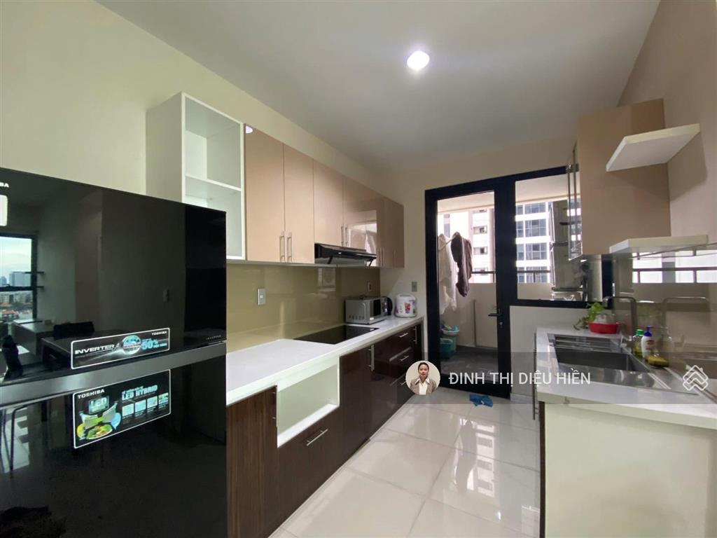 Căn góc 2pn view lm81 cần ra hàng gấp  0904 379 *** karen