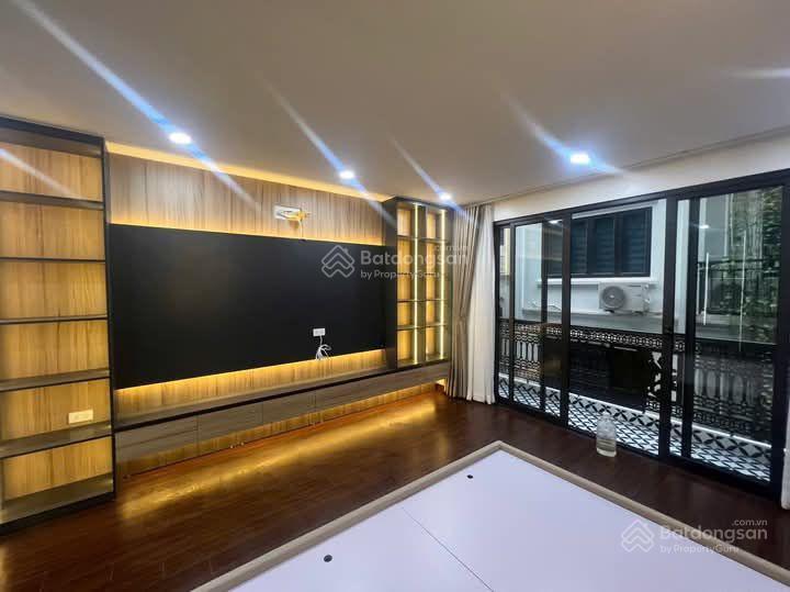 Bán nhà riêng nguyễn văn huyên, phân lô, ô tô, thang máy, gần phố, dân xây mới, 60m2, 6 tầng