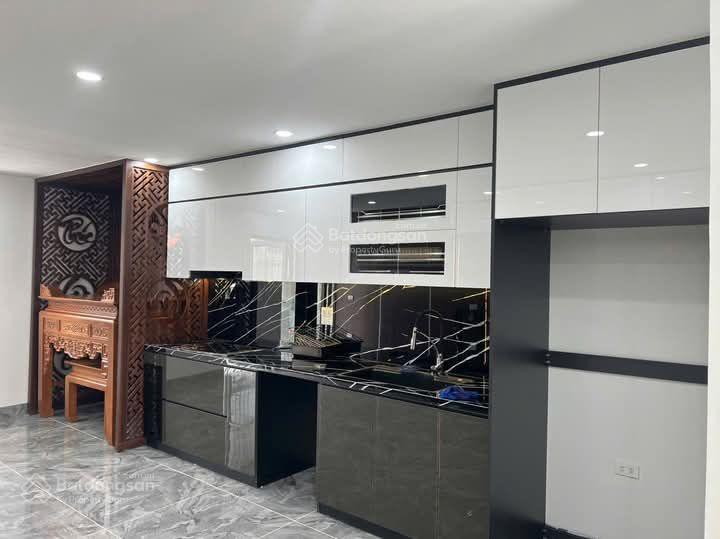 Bán nhà riêng nguyễn văn huyên, phân lô, ô tô, thang máy, gần phố, dân xây mới, 60m2, 6 tầng