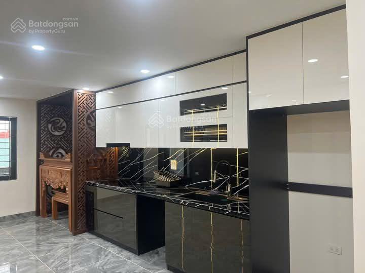 Bán nhà riêng nguyễn văn huyên, phân lô, ô tô, thang máy, gần phố, dân xây mới, 60m2, 6 tầng