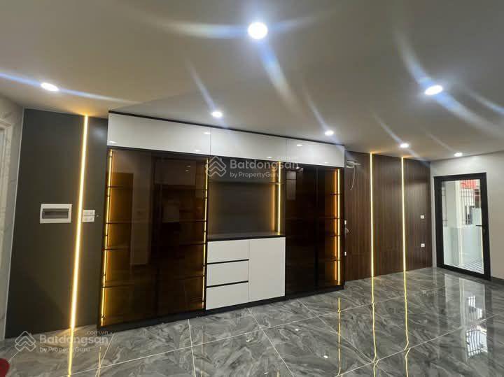 Bán nhà riêng nguyễn văn huyên, phân lô, ô tô, thang máy, gần phố, dân xây mới, 60m2, 6 tầng