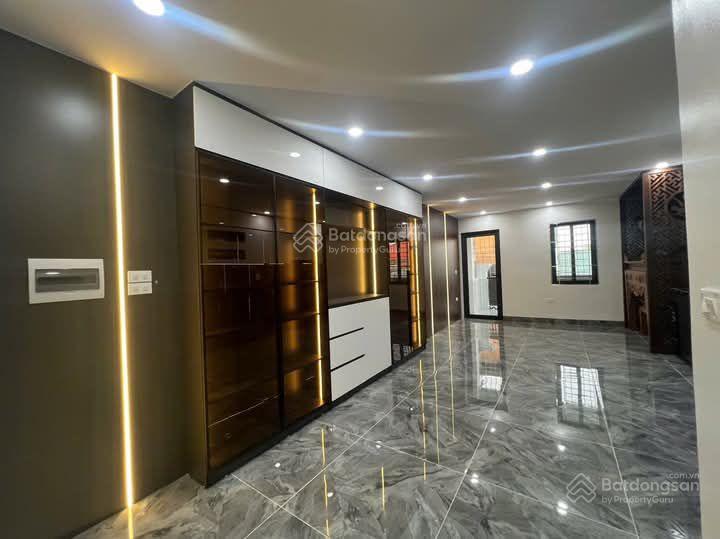 Bán nhà riêng nguyễn văn huyên, phân lô, ô tô, thang máy, gần phố, dân xây mới, 60m2, 6 tầng