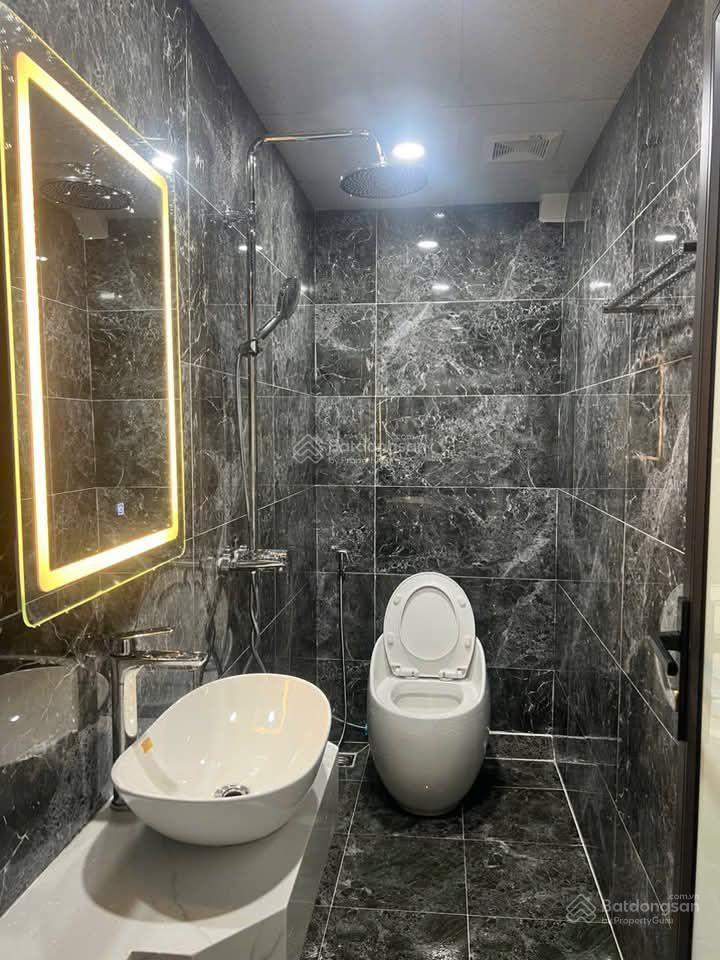 Bán nhà riêng nguyễn văn huyên, phân lô, ô tô, thang máy, gần phố, dân xây mới, 60m2, 6 tầng