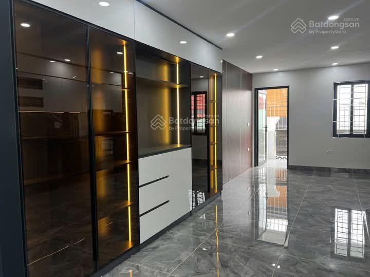 Bán nhà riêng nguyễn văn huyên, phân lô, ô tô, thang máy, gần phố, dân xây mới, 60m2, 6 tầng