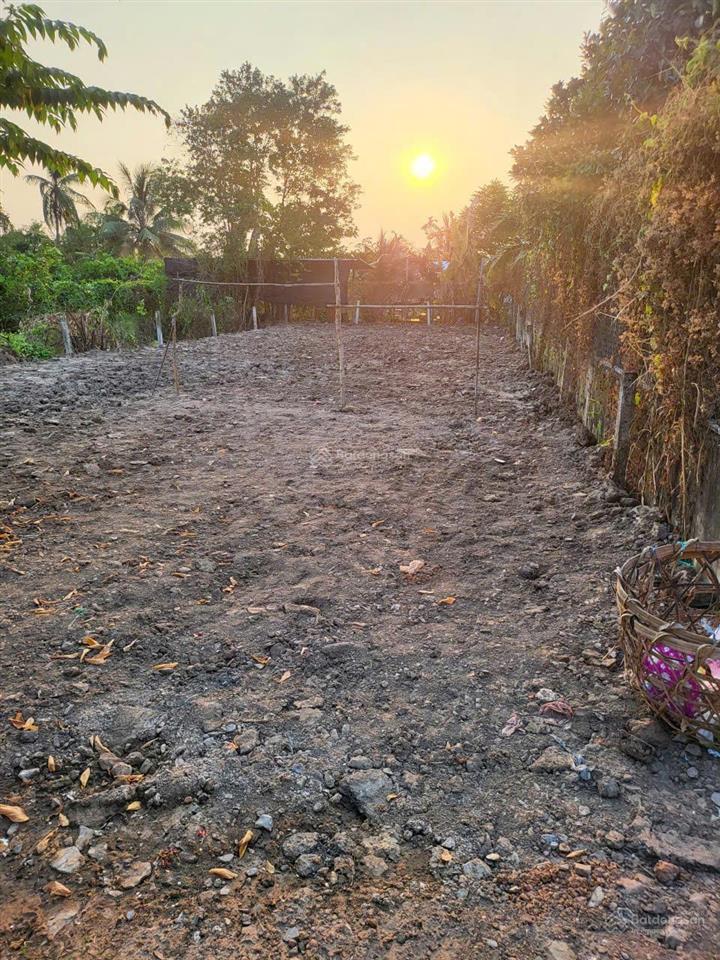 Chính chủ bán lô đất 300m2 ngay chợ bình chánh