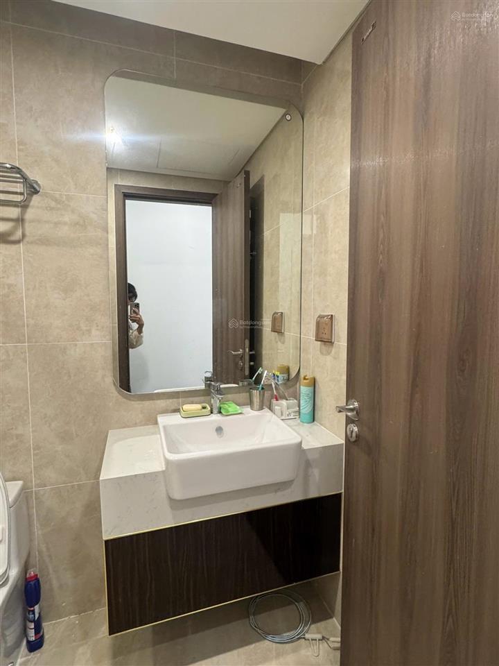 Bán gấp căn hộ chung cư 1,5pn, 49.9m2 tại hoàng huy commerce, 2 tỷ vnd