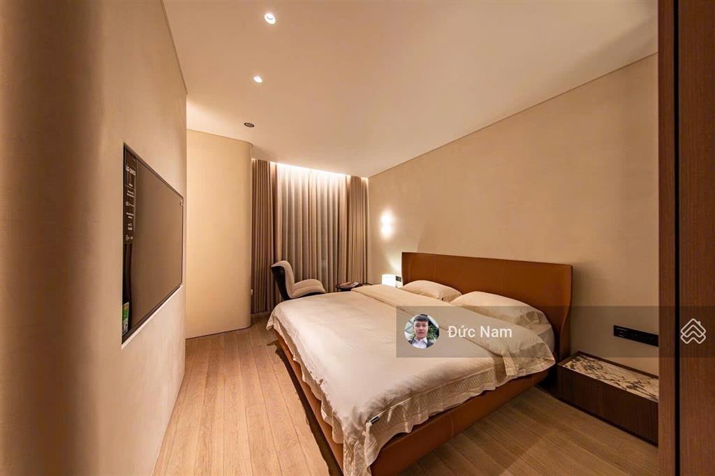 Bán căn hộ chung cư tại watermark, lạc long quân, 100m2, giá thỏa thuận, 2pn, 2wc