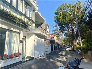 Bán nhà đường trần hưng đạo, p. 10, tp. đà lạt, dt 73m2, sổ riêng xây dựng, đường ô tô, giá 6tỷ