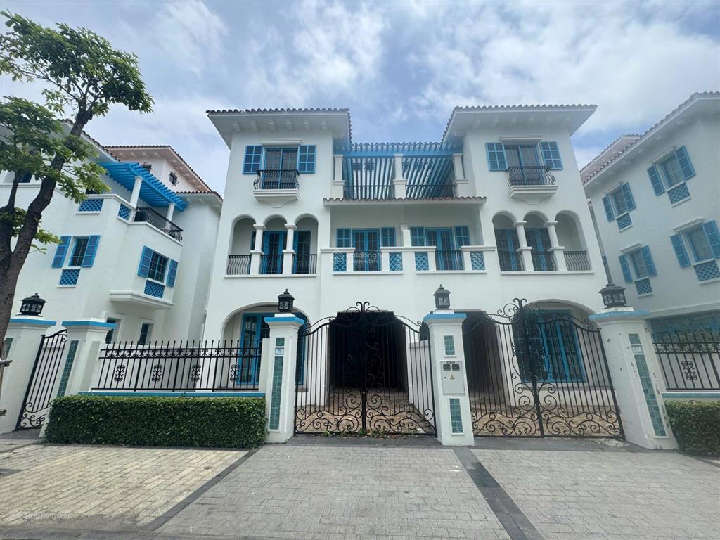 Bán căn song lập cắt lỗ 12 tỷ trên giá hđmb dự án sun feria hạ long.  0988 208 ***
