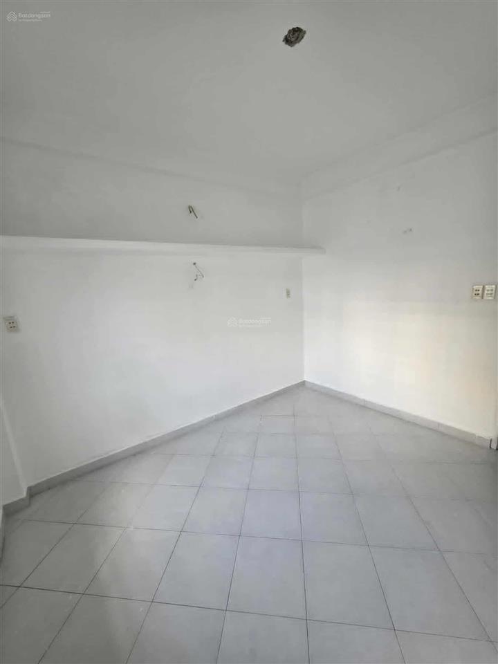 Cần cho nữ thuê phòng trọ 66/33 hùng vương p.vườn lài giá chỉ 3 triệu/tháng toilet riêng ở liền!
