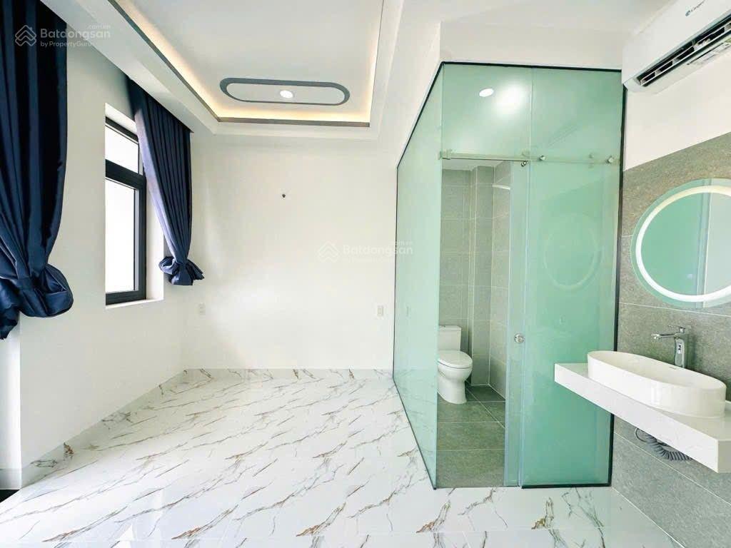 Mt trung tâm chợ gò vấp | 56m | 6tầng | thang máy | kd sầm uất