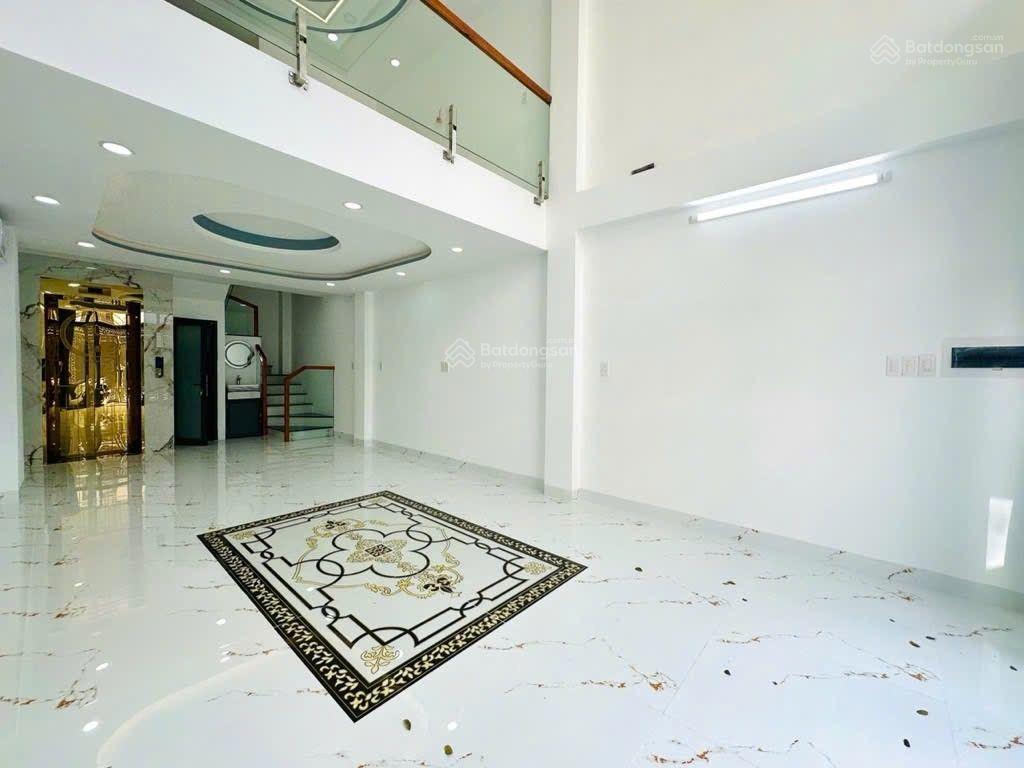 Mt trung tâm chợ gò vấp | 56m | 6tầng | thang máy | kd sầm uất