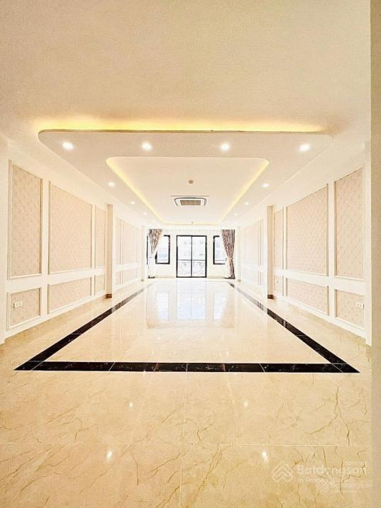 40 tỷ sở hữu tòa nhà văn phòng 8 tầng, đường trung kính đôi, dt 82m², mt 5.2m, đường 8m, vỉa hè 2m