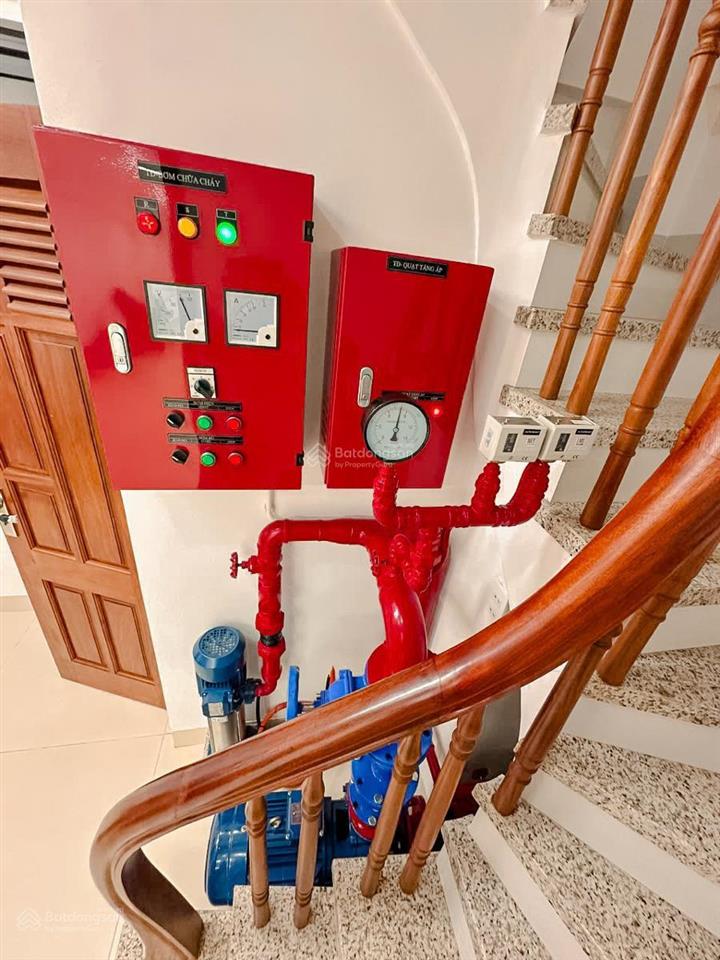 Bán toà nhà 8 tâng, dt 96m2, mặt phố nguyễn khang  44.5 tỷ  thông sàn, vỉa hè, kinh doanh sầm uất