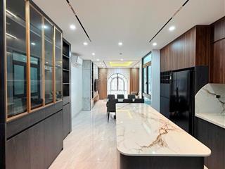 27.8 tỷ phân lô 8 tầng mới koong, 72m2, phố trung hoà  ô tô tránh nhau, thông sàn, gara ô tô 7 chỗ