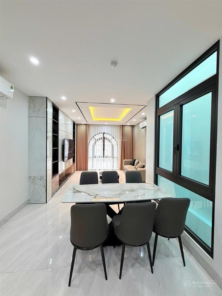 27.8 tỷ phân lô 8 tầng mới koong, 72m2, phố trung hoà  ô tô tránh nhau, thông sàn, gara ô tô 7 chỗ