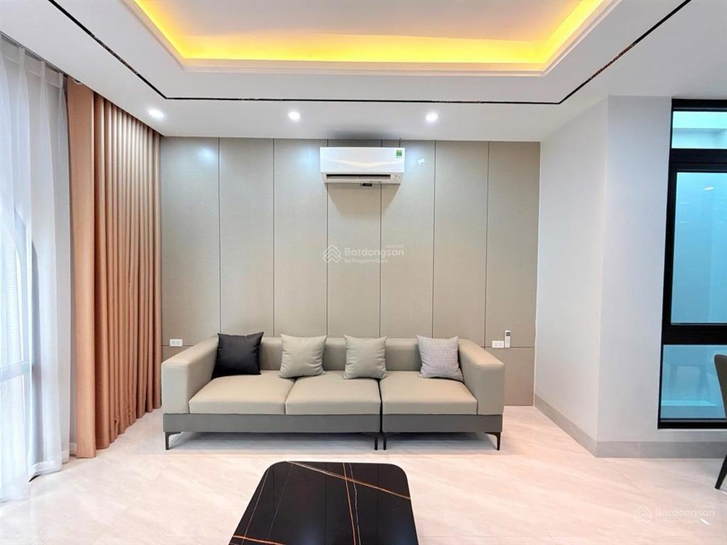 27.8 tỷ phân lô 8 tầng mới koong, 72m2, phố trung hoà  ô tô tránh nhau, thông sàn, gara ô tô 7 chỗ