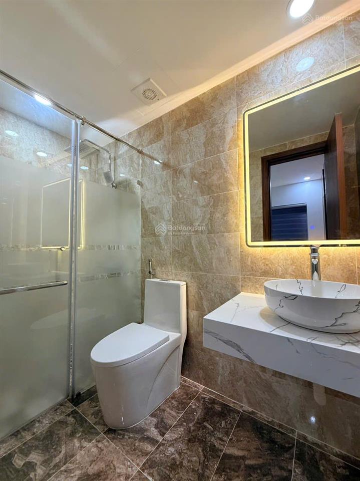 Hiếm có có slot ô tô hầm. cho thuê căn 110m 3pn đủ đồ, sẵn ở giá 15,5tr/th tại sunsquarelê đức thọ