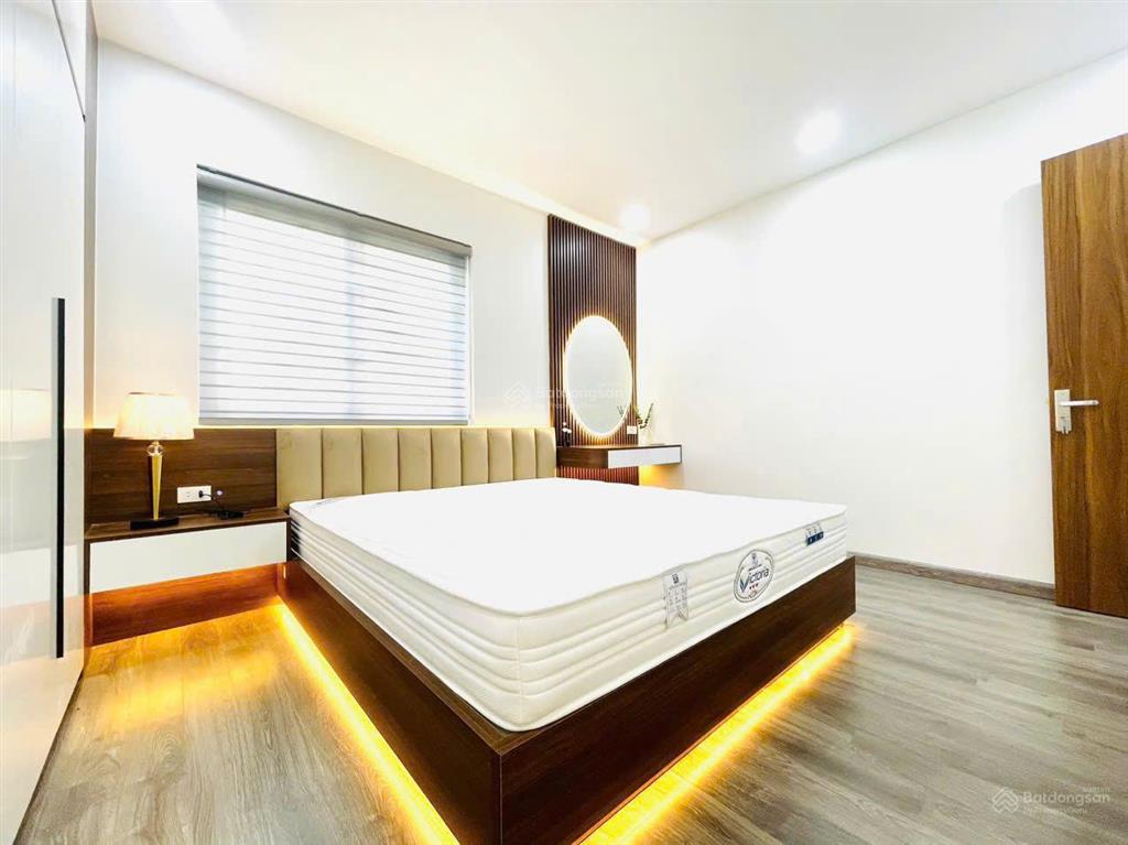 Hiếm có có slot ô tô hầm. cho thuê căn 110m 3pn đủ đồ, sẵn ở giá 15,5tr/th tại sunsquarelê đức thọ