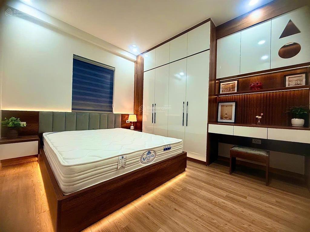 Hiếm có có slot ô tô hầm. cho thuê căn 110m 3pn đủ đồ, sẵn ở giá 15,5tr/th tại sunsquarelê đức thọ