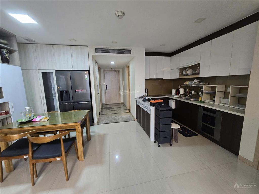 Cho thuê căn hộ thăng long no1, 3pn, 117m2 2op cơ bản và đủ đồ, giá tốt. có thể vào luôn,nhà thoág